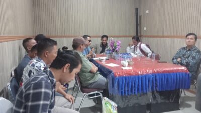 Aksi Damai Aliansi Peduli OKU Gelar Demo di Halaman Kantor Bulog, Soroti Kualitas Beras dan Tuntut Evaluasi Kepemimpinan