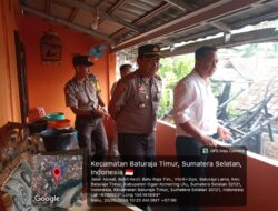 Tripika Baturaja Timur dan Warga Tanggap Darurat Musibah Kebakaran di RT 21 Kelurahan Pasar Baru